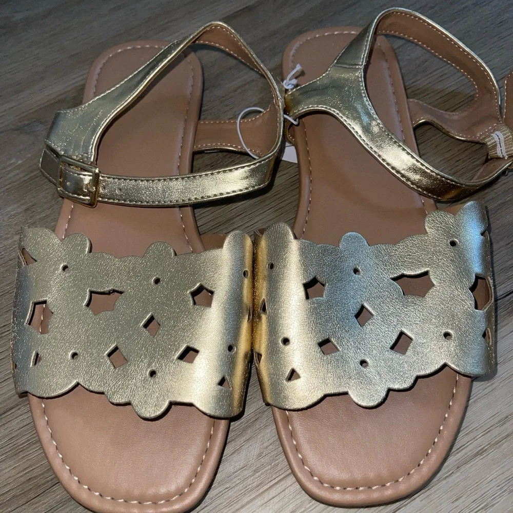 Old Navy Gold Floral Cutout Girls Sandals